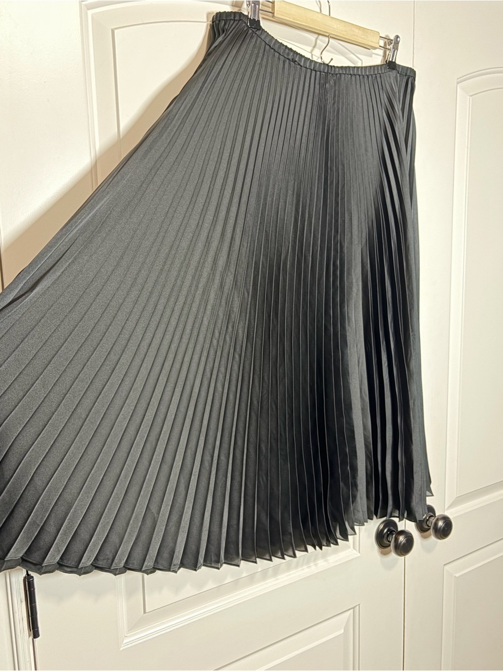 Tracy Reese Women's Sunburst Accordion Pleated Midi Skirt Solid Black Sz Large - Picture 4 of 7